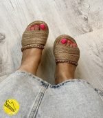 delaram sandals