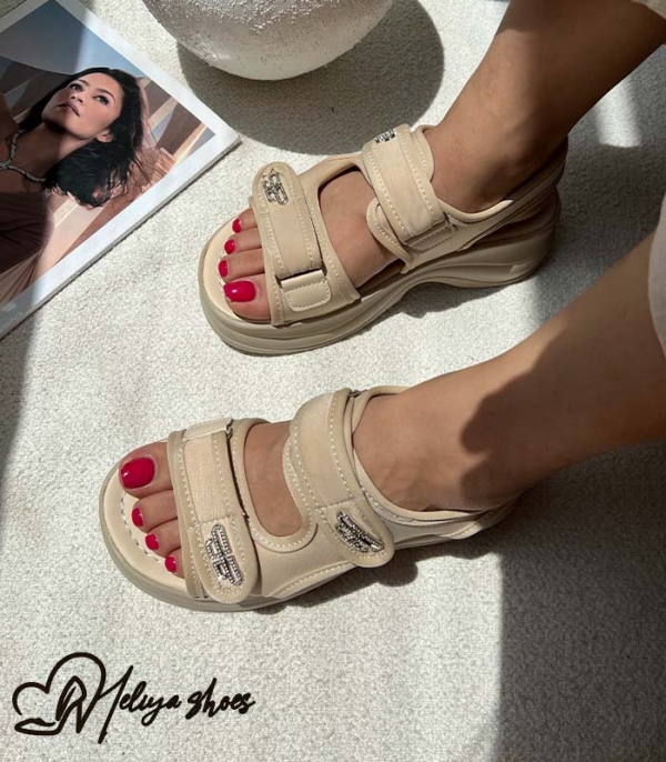 صندل زنانه لژدار کرم