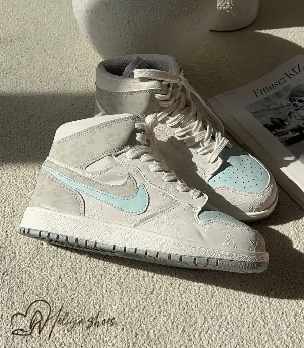 کتونی ساقدار نایکی دخترانه کد 7042